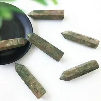  1бр 80-90 мм Натурален Зелен Червен Фукситовый Скъпоценен Камък Crystal Точка Обелиски Полиран Исцеляющий Дисплей Каменна Украса